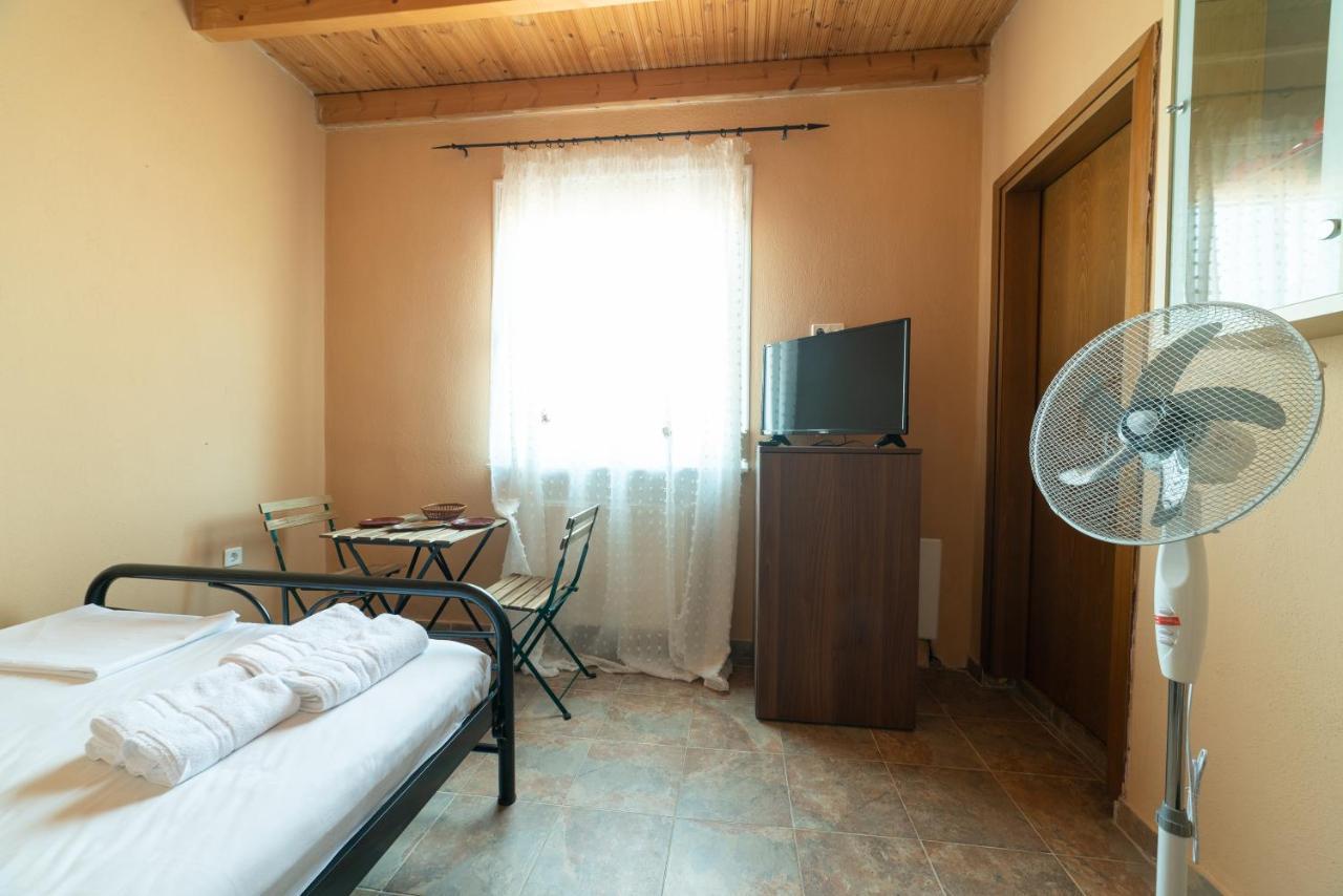 Отель Maison Agistro Ангистрон Экстерьер фото